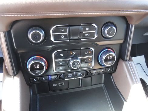 Used 2023 Chevrolet Tahoe High Country image 24