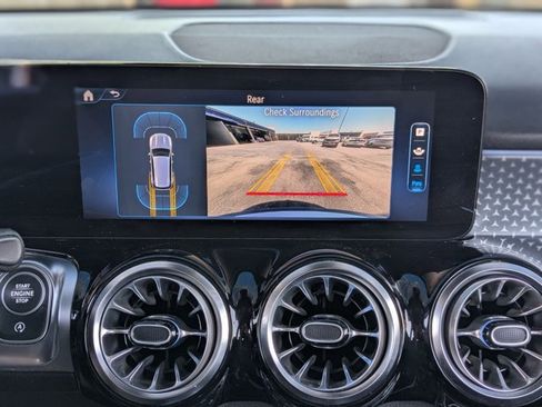 Used 2024 Mercedes-Benz GLB 250 image 13