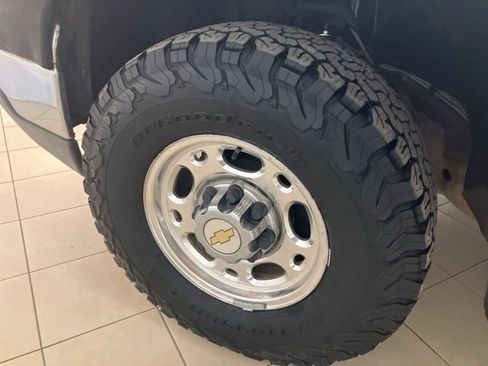 Used 2005 Chevrolet Silverado 2500 LS w/ Heavy-Duty Power Package image 28