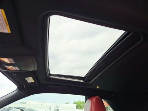 Used 2014 Dodge Challenger SRT8 w/ Harman/Kardon Audio Group RWD image 9