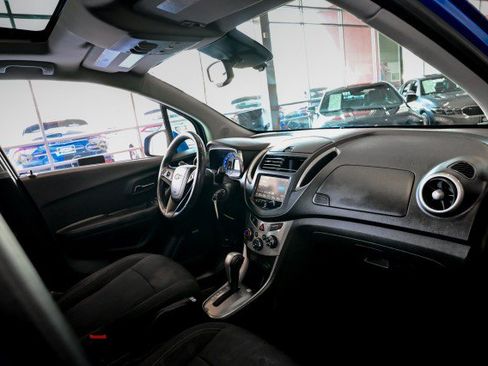 Used 2015 Chevrolet Trax LT w/ LT Sun and Sound Package AWD/4WD image 25