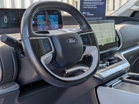 Certified 2025 Ford Expedition Platinum AWD/4WD image 26