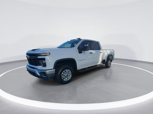 Used 2025 Chevrolet Silverado 2500 W/T image 4