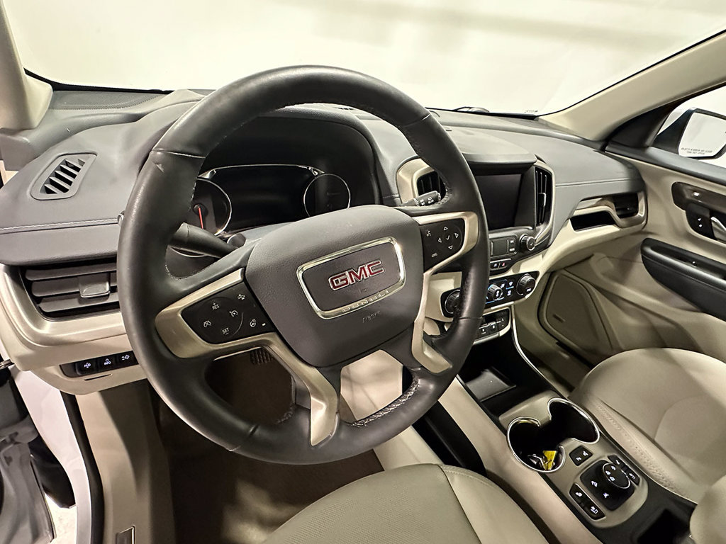 Used 2024 GMC Terrain Denali w/ Denali Premium Package AWD/4WD image 3