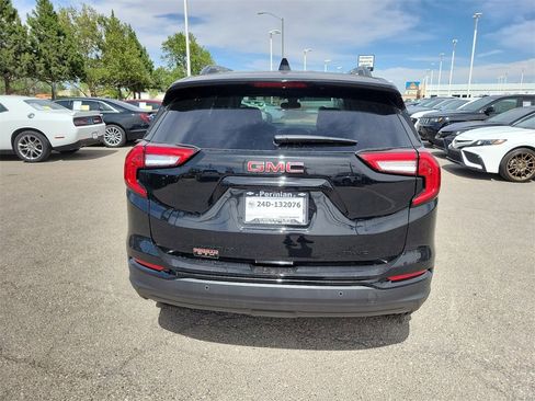 New 2024 GMC Terrain SLT w/ Infotainment Package II image 9