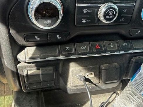 Used 2021 GMC Sierra 1500 Elevation w/ Preferred Package AWD/4WD image 9