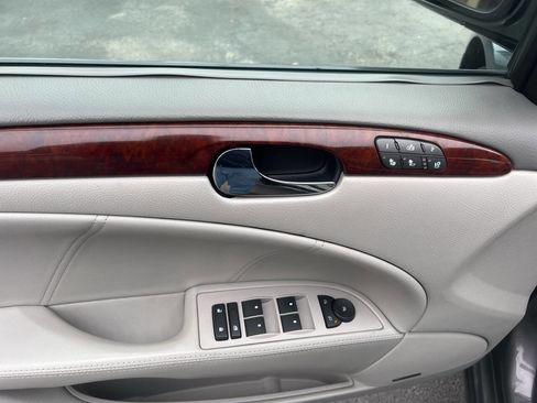 Used 2007 Buick Lucerne CXL image 29