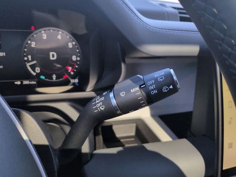 New 2026 Land Rover Defender 110 X-Dynamic SE image 27