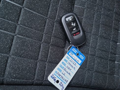 Used 2023 Honda HR-V LX image 36