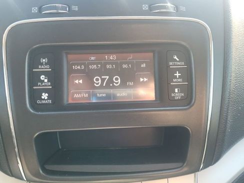 Used 2019 Dodge Journey SE image 16