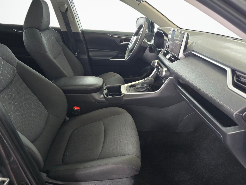 Used 2025 Toyota RAV4 XLE w/ Convenience Package AWD/4WD image 43