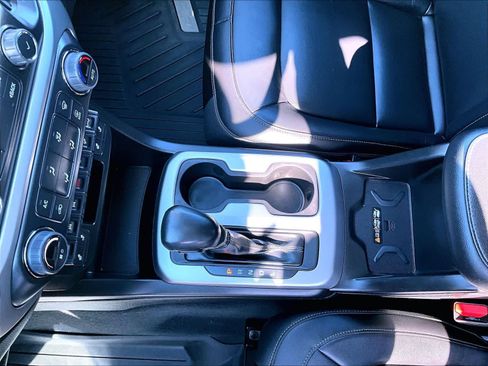 Used 2022 Chevrolet Colorado ZR2 image 19