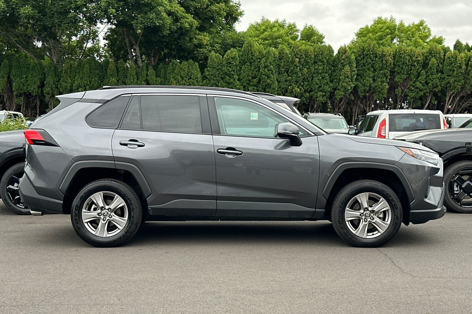 Used 2025 Toyota RAV4 XLE AWD/4WD image 3