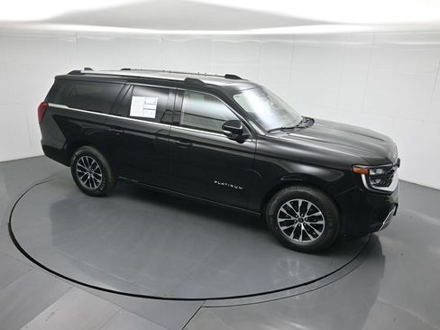 Certified 2025 Ford Expedition Max Platinum image 41