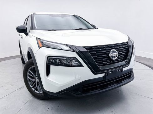 Used 2021 Nissan Rogue S image 3