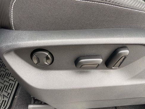 New 2026 Volkswagen Atlas Cross Sport SE image 18