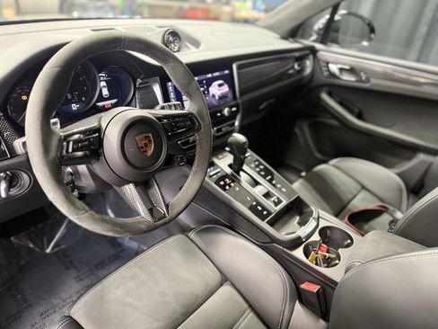 Used 2025 Porsche Macan GTS image 5