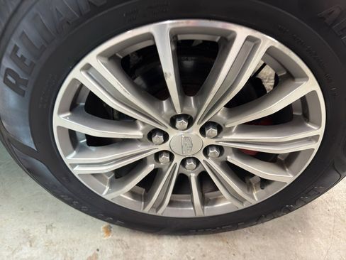 Used 2017 Cadillac XT5 Luxury image 32