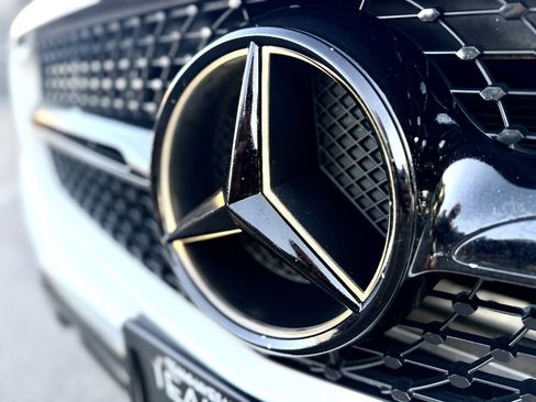 Used 2018 Mercedes-Benz GLC 300 4MATIC Coupe image 10