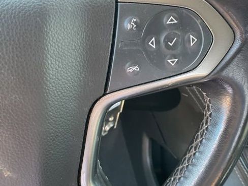 Used 2019 Chevrolet Suburban LT image 22