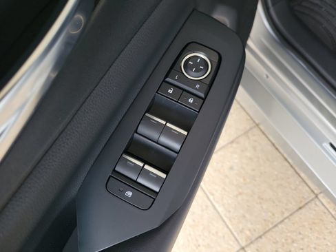 New 2026 Toyota Prius Plug-In Hybrid FWD image 14