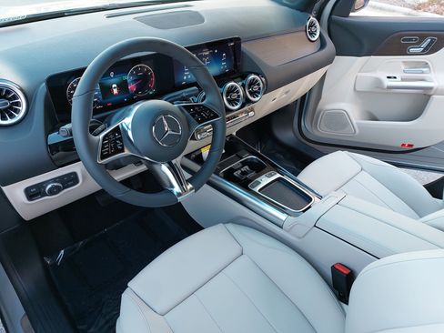Certified 2025 Mercedes-Benz GLA 250 image 17