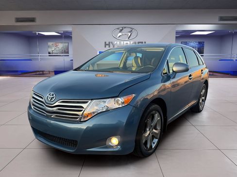 Used 2012 Toyota Venza XLE FWD image 2