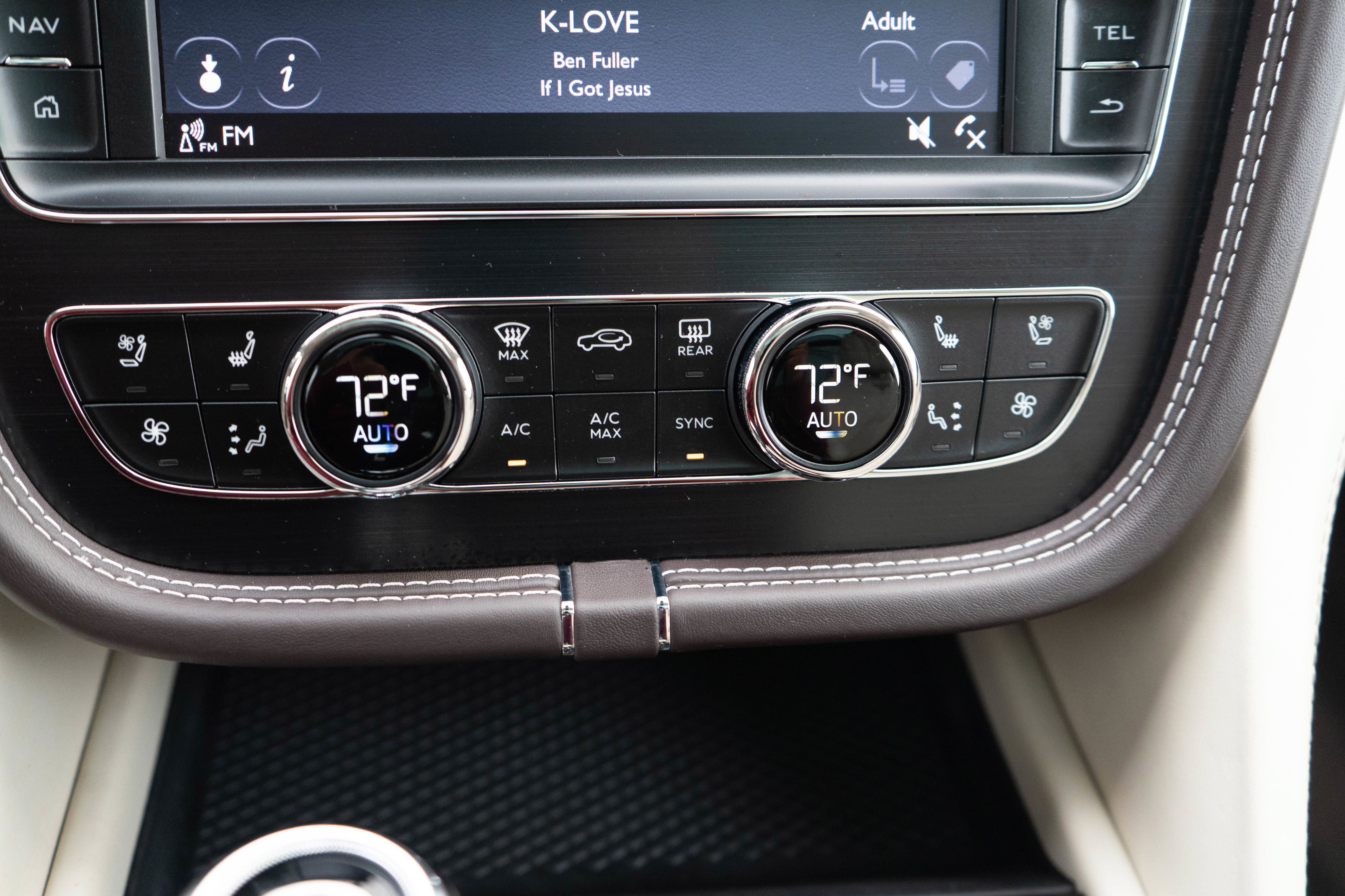 Used 2017 Bentley Bentayga AWD/4WD image 22