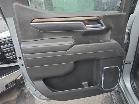 Used 2025 GMC Sierra 1500 Elevation w/ Elevation Premium Package image 13