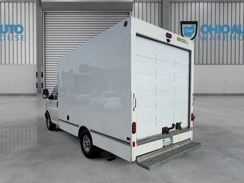 Used 2019 GMC Savana 3500 w/ Driver Convenience Package RWD image 5