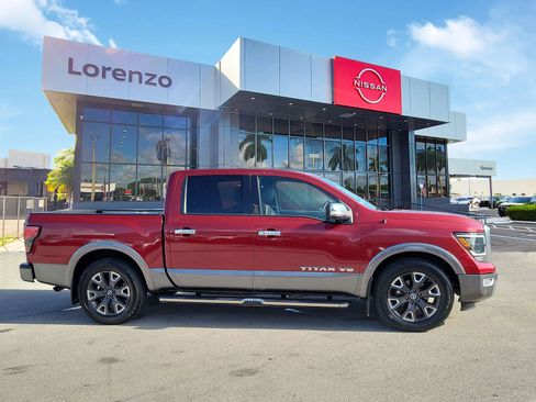 Used 2020 Nissan Titan Platinum Reserve w/ Moonroof Package image 4