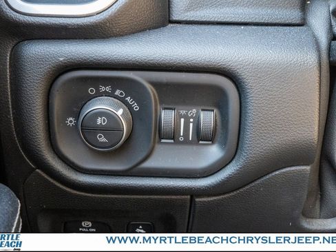 Used 2019 RAM 1500 Laramie image 29