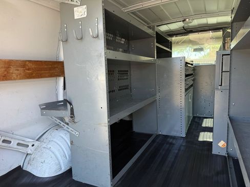 Used 2013 Chevrolet Express 2500 RWD image 15