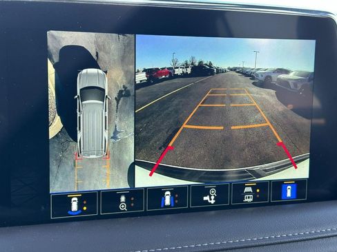 Used 2022 GMC Yukon SLT w/ SLT Premium Package image 26