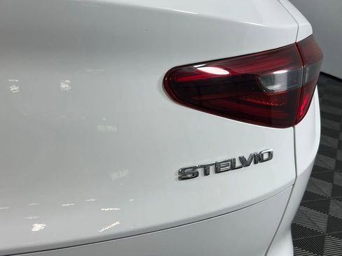 Used 2023 Alfa Romeo Stelvio Ti image 20