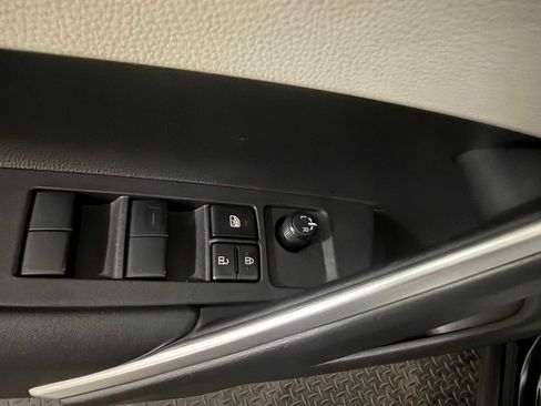 Certified 2022 Toyota Corolla Cross LE image 21