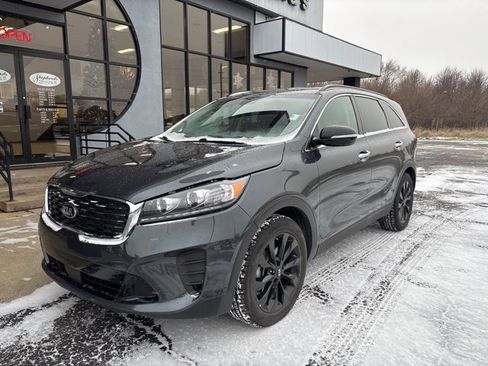 Used 2020 Kia Sorento S image 2
