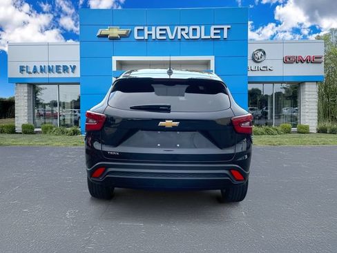 Used 2024 Chevrolet Trax LS w/ LS Convenience Package FWD image 4