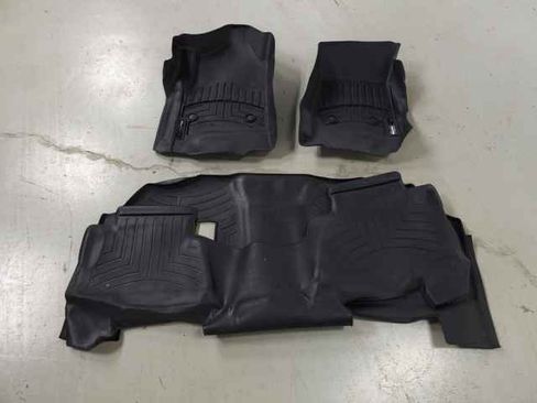 Used 2018 Cadillac Escalade ESV Platinum image 9