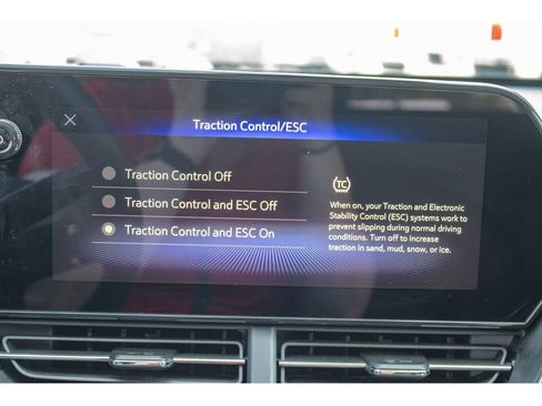 Used 2026 Chevrolet Trax LT w/ Driver Confidence Package FWD image 42