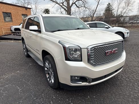 Used 2015 GMC Yukon Denali w/ Touring Package AWD/4WD image 8