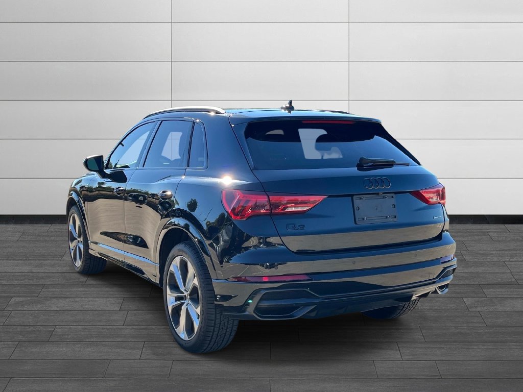 Used 2021 Audi Q3 2.0T Premium w/ Convenience Package AWD/4WD image 3