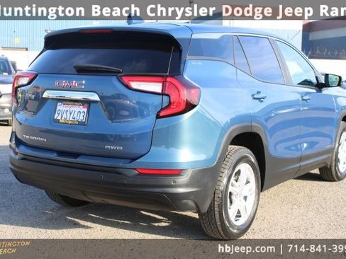 Used 2024 GMC Terrain SLE image 5