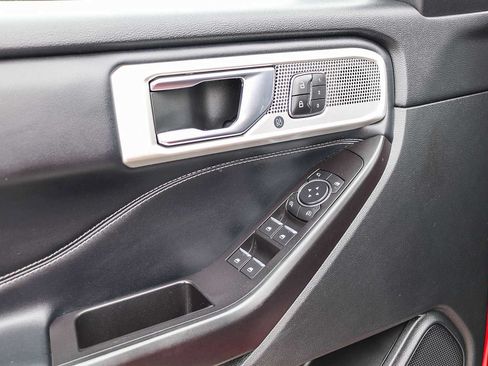 Used 2020 Ford Explorer Limited RWD image 25