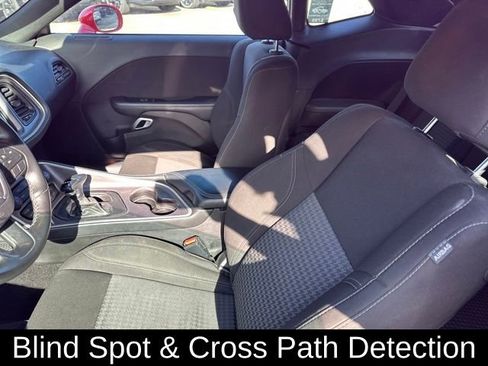 Used 2022 Dodge Challenger SXT w/ Driver Convenience Group image 17