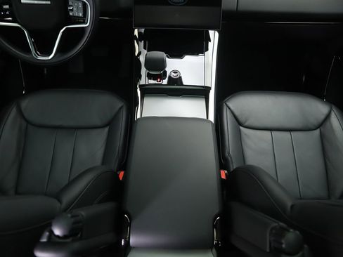 Used 2025 Land Rover Range Rover Sport S image 17