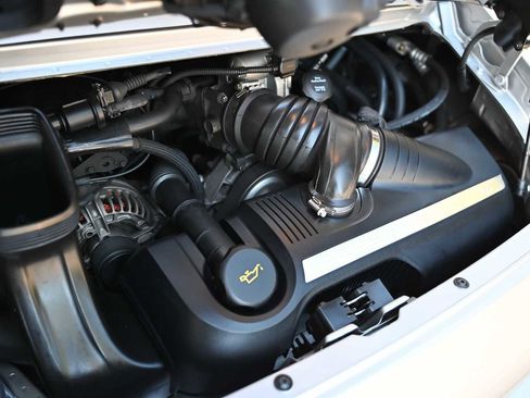 Used 2005 Porsche 911 Carrera image 18