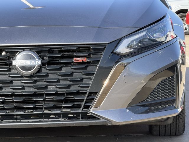 Used 2024 Nissan Altima 2.5 SR FWD image 9