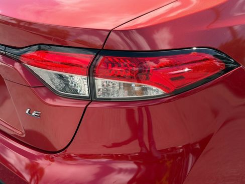Used 2020 Toyota Corolla LE FWD image 46