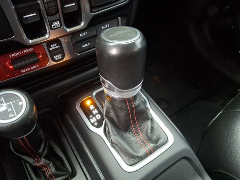 Used 2020 Jeep Gladiator Rubicon w/ Dual Top Group image 22